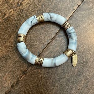 New in the Box marble gray and white Plunder bracelet